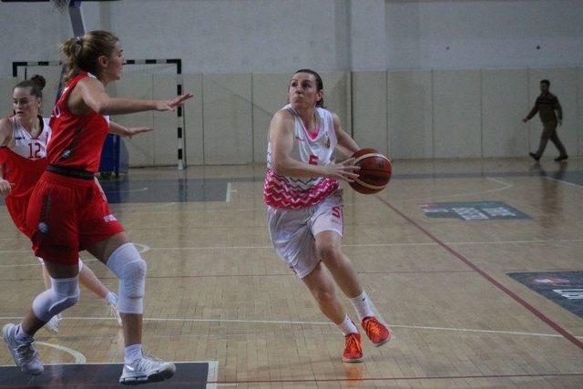 Türkiye Kadınlar Basketbol Ligi: Yalova Vıp: 73 - İstanbulgücü: 62
