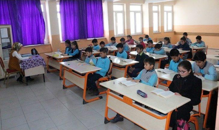 Ağrı’da “kitaplar Konuşuyor Geleceğimiz Aydınlanıyor” Projesi G1