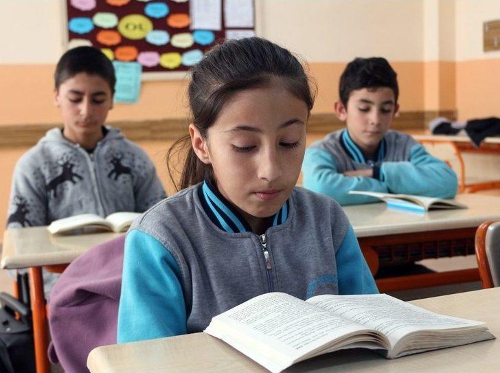 Ağrı’da “kitaplar Konuşuyor Geleceğimiz Aydınlanıyor” Projesi G2