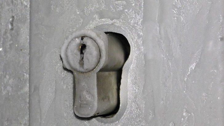 Göle Eksi 20 Derece, Camlar Buz Tuttu G1