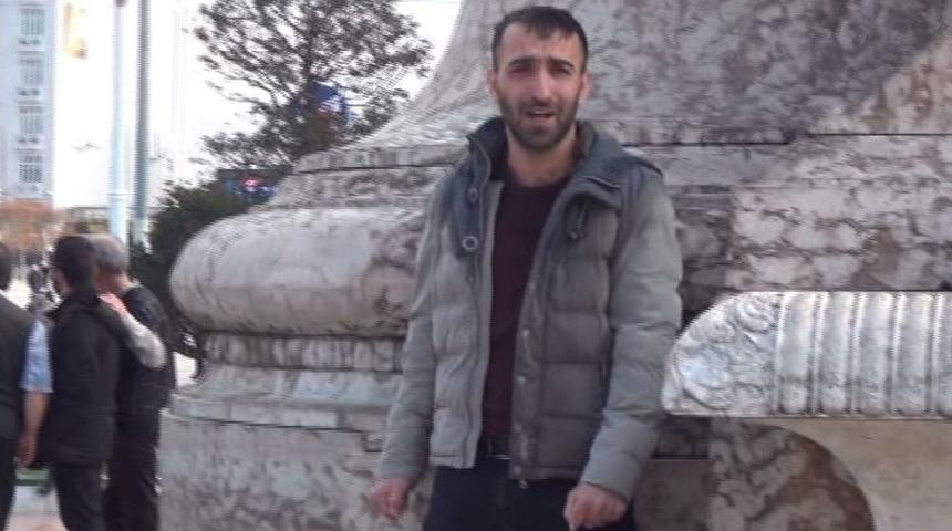 (&ouml;zel) Taksim&rsquo;de Gen&ccedil; Adam Benzin D&ouml;k&uuml;p Kendini Yakmaya &Ccedil;alıştı