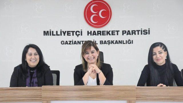 Mhp Kadın Kollarının Yeni Yönetimi Toplandı