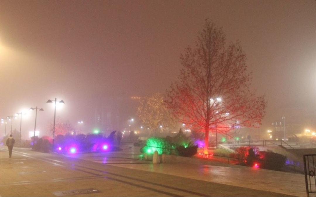 Yoğun Sis Kartpostallık G&ouml;r&uuml;nt&uuml;ler Oluşturdu