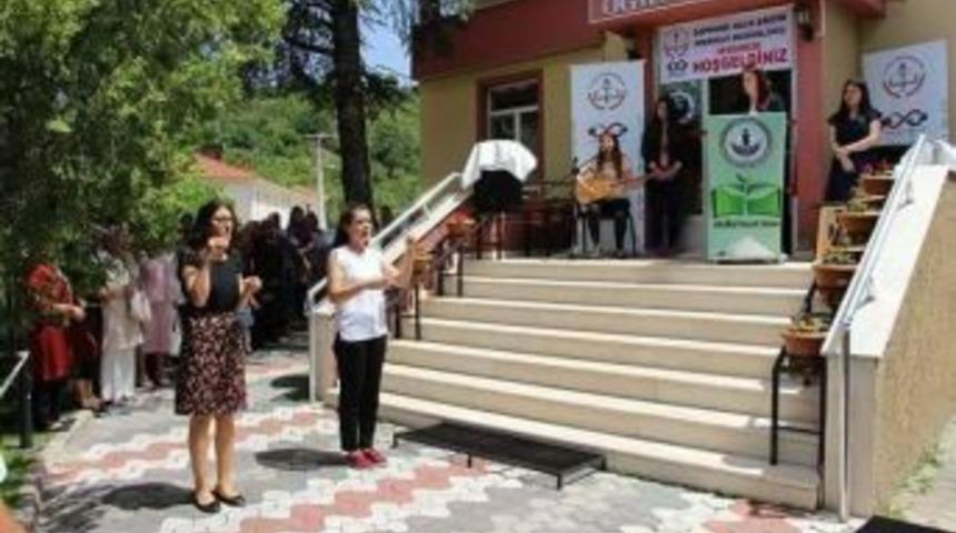 77 Alanda A&ccedil;ılan Kurslara Bin 711 Kişi Katıldı