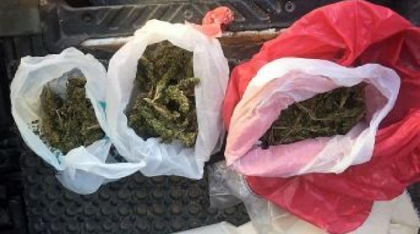 Mutfak Rafı Ve Toprak Altında Esrar Ele Ge&ccedil;irildi