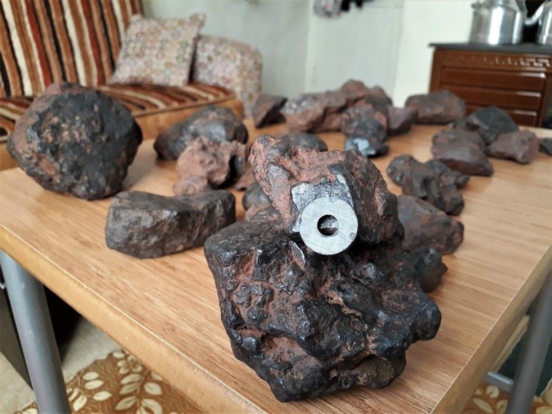 Gramı 60 Dolar, K&ouml;yl&uuml;n&uuml;n Başına Meteor Taşı Kondu