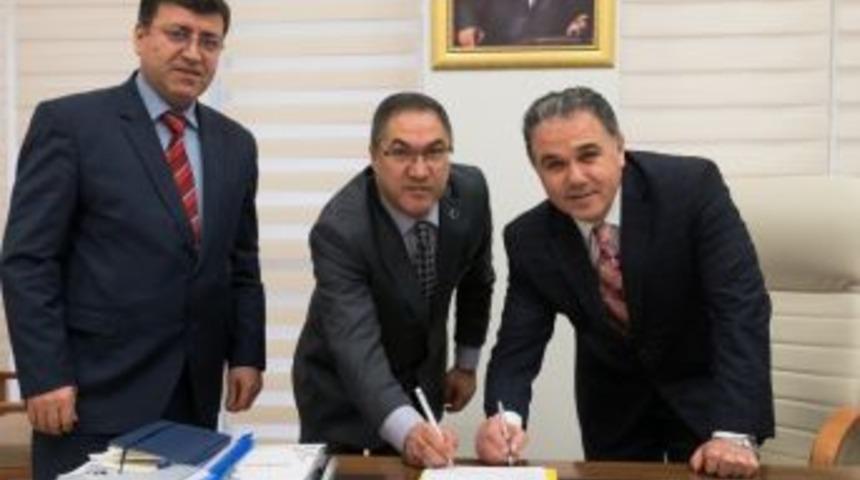 Bilecik Şeyh Edebali &Uuml;niversitesi İle Ptt Arasında Kurye Ve Kargo S&ouml;zleşmesi İmzalandı