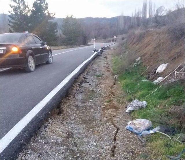 Köylülerin İmece Usulü Yol Onarımı