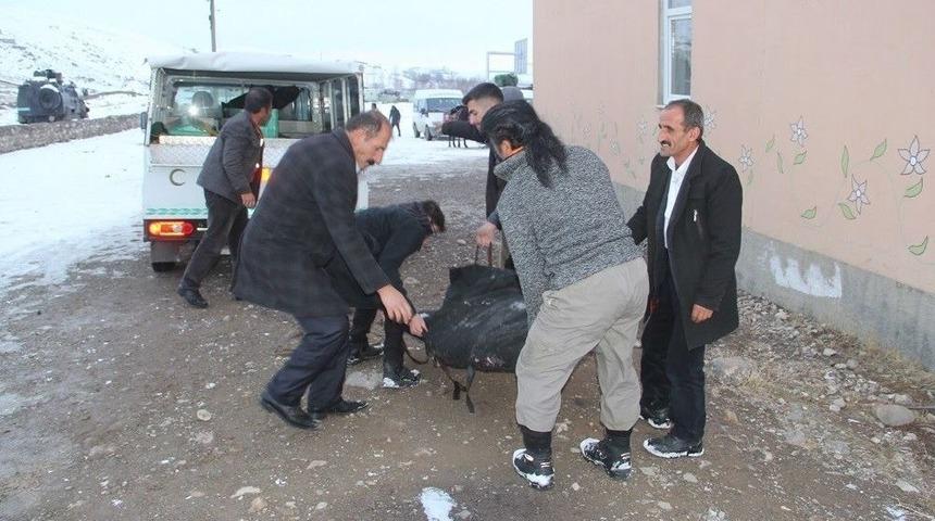 T&uuml;rkiye&rsquo;ye Yasadışı Yollarla Girdiği Tahmin Edilen 2 Kişi Donarak &Ouml;ld&uuml;