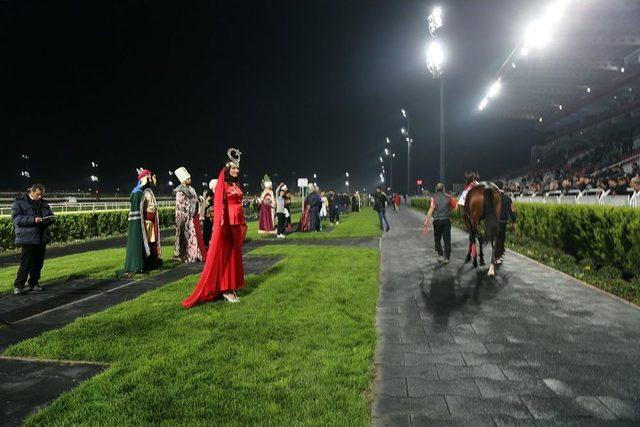 Osmanlı Saray Esvapları Hipodromda Sergilendi 2