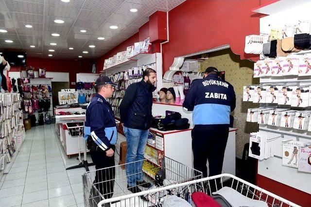 Büyükşehir Zabıtasından Etiket Denetimi