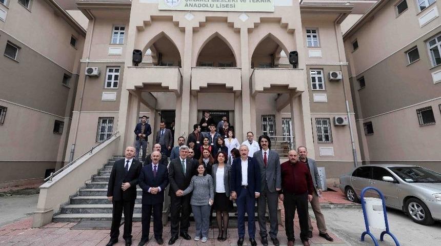 Başkan Karaosmanoğlu&rsquo;ndan Derince &Ccedil;ınarlı Mesleki Ve Teknik Anadolu Lisesi&rsquo;ne Ziyaret