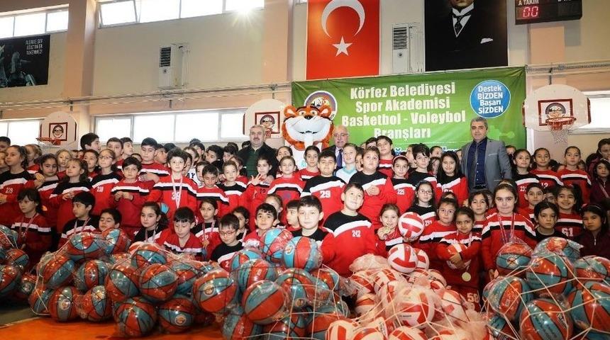 K&ouml;rfez Belediye Başkanı İsmail Baran: