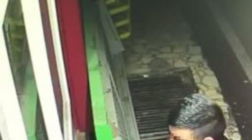 Polisin Ş&uuml;phelendiği Şahıs G&uuml;venlik Kameralarındaki Hırsızlık Zanlısı &Ccedil;ıktı