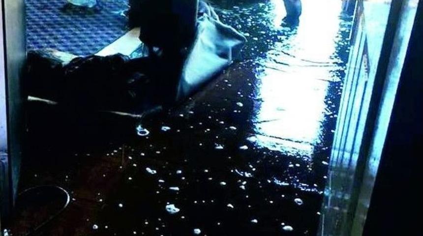 Evde &Ccedil;ıkan Yangın K&ouml;yde Korkuya Neden Oldu