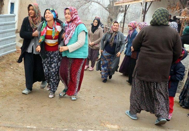 Dağıtım İznindeyken Göçük Altında Ölen Asker Defnedildi G5