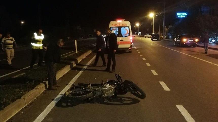 Ters Şeritten Giden Motosiklet S&uuml;r&uuml;c&uuml;s&uuml; Kaza Yaptı