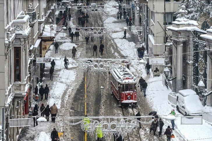 1 Yıl Önce Bugün Kara Teslim Olan İstanbul’da Şimdi Sıcak Hava Hakim G2