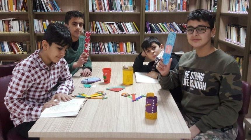 Altındağlı &Ccedil;ocuklar &ldquo;kitaplar Sizden, Ayra&ccedil;lar Bizden&rdquo; Dedi