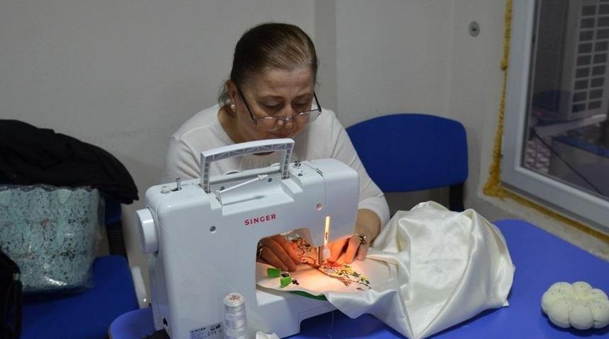 Yunusemre&rsquo;de 9 Bin Kadın Hobi Ve Meslek Sahibi Oldu