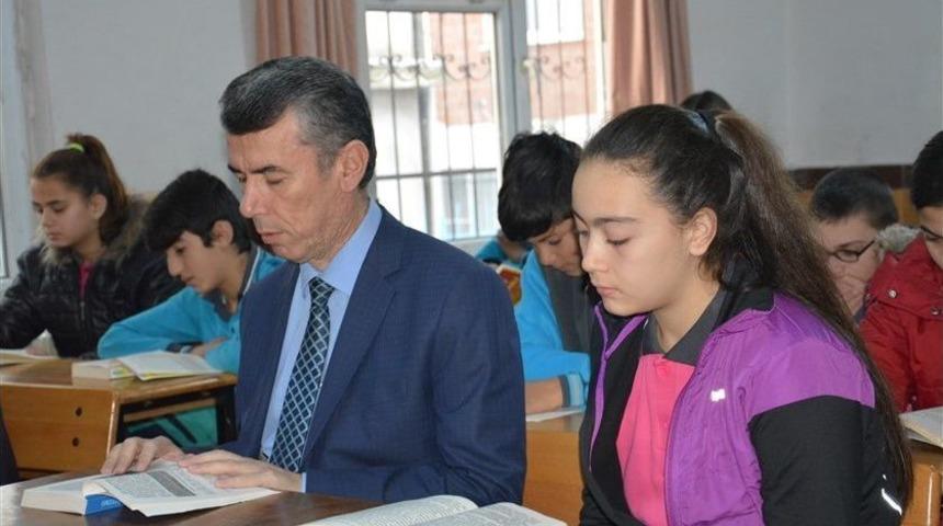 Kaymakam Sırmalı &ldquo;kitaplar, Hayatımızın Vazge&ccedil;ilmez Birer Par&ccedil;asıdır&rdquo;