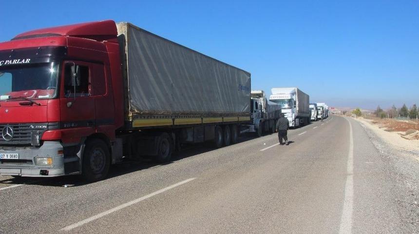 Çobanbey Gümrük Kapısı’nda 5 Kilometrelik Tır Kuyruğu