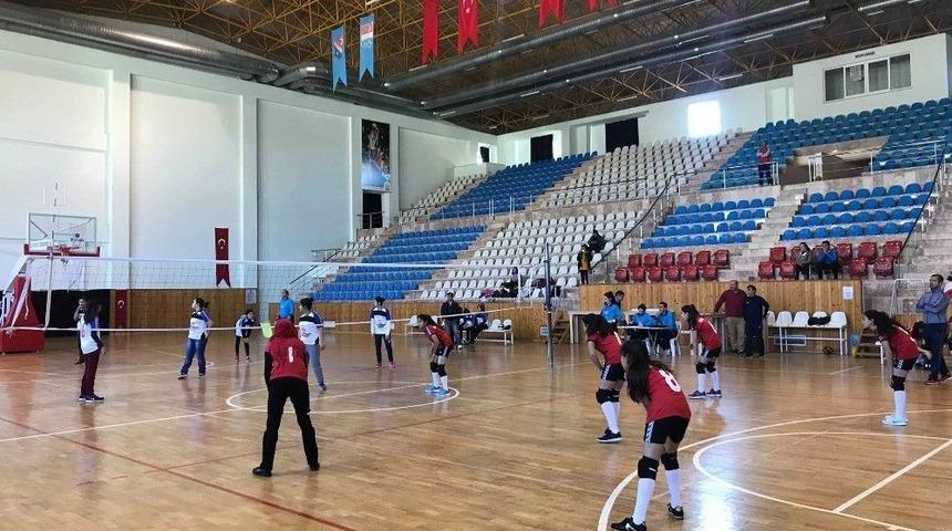 Kumluca&rsquo;da Voleybol Şampiyonası Başladı