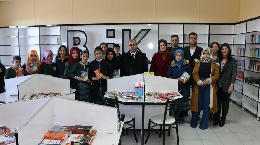 Elazığ&rsquo;da &Ouml;ğrencilere Kitap Desteği