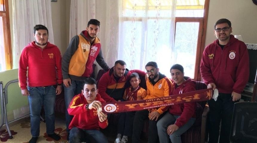Ultraslan, Gomis Hayranı Mert Ali&rsquo;yi Galatasaray Ma&ccedil;ına G&ouml;t&uuml;recek