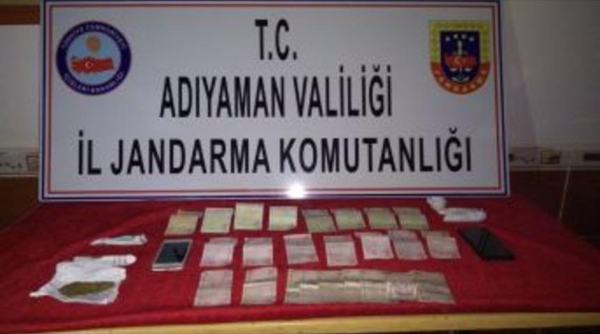 Jandarmanın Uyuşturucuyla M&uuml;cadelesi S&uuml;r&uuml;yor