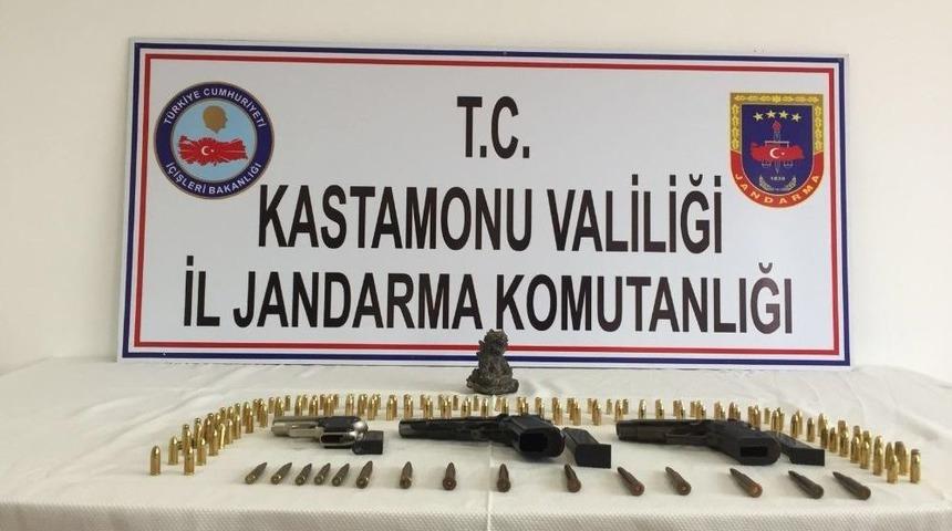 Jandarma Ekiplerinden Ka&ccedil;ak Kazı Operasyonu