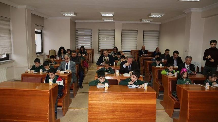 Din&ccedil;: "kitap Okumak Boş Zaman Etkinliği Değildir&rdquo;