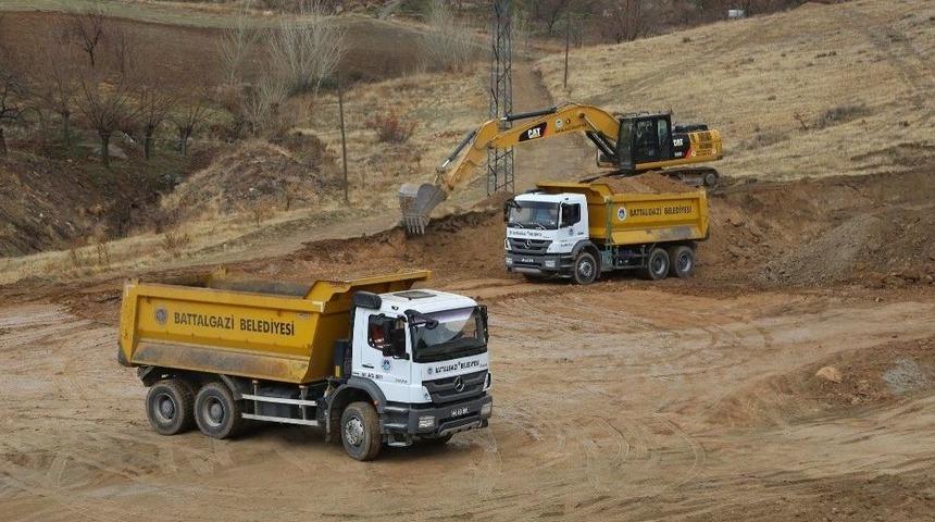 Çamurlu Mahallesinde Yol Açma Çalışmaları