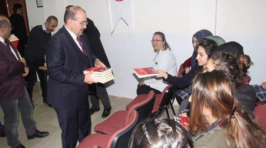 Vali Ustaoğlu, Lise &Ouml;ğrencileriyle Bir Araya Geldi