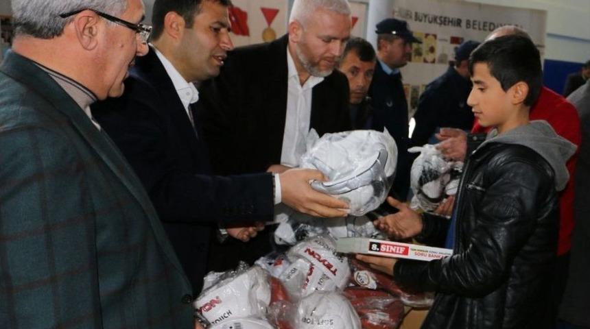 Viranşehir&rsquo;de &Ouml;ğrencilere Kitap Dağıtıldı