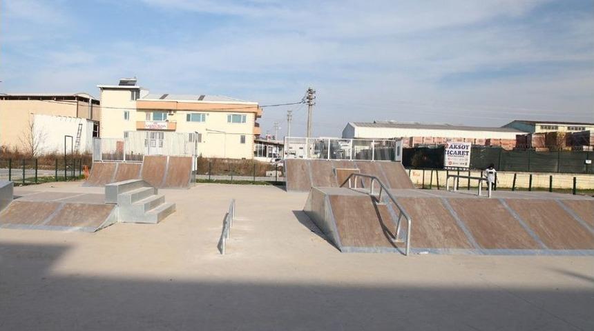 B&uuml;y&uuml;kşehir&rsquo;den Gen&ccedil;lere Kaykay Pisti