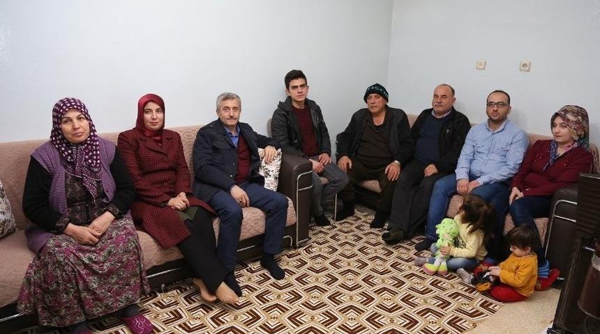 Tahmazoğlu Aile Ziyaretlerini S&uuml;rd&uuml;r&uuml;yor