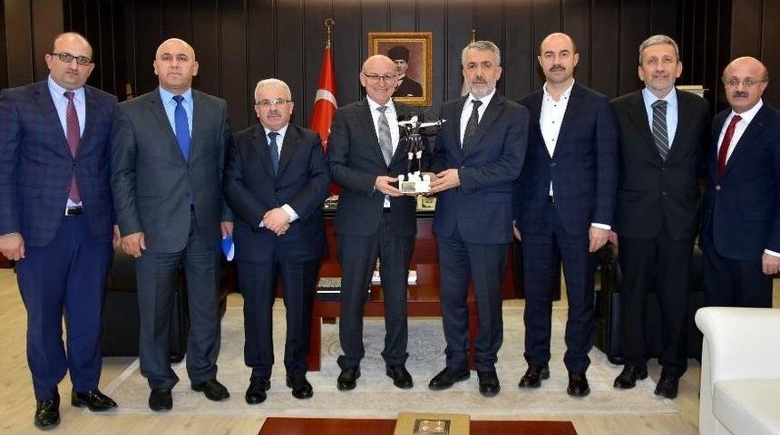 Rekt&ouml;r Bilgi&ccedil; Terme Protokol&uuml;n&uuml; Ağırladı