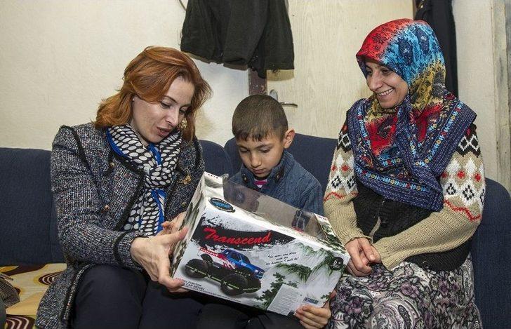 Vali Zorluoğlu’nun Eşinden İhtiyaç Sahibi Ailelere Ziyaret G5