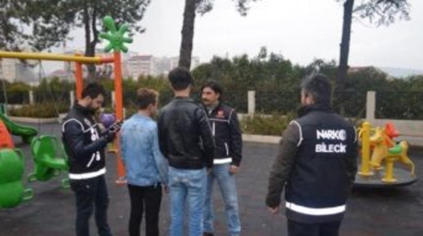 Bilecik&rsquo;de Okul &Ccedil;evrelerinde Uyuşturucu Denetimleri