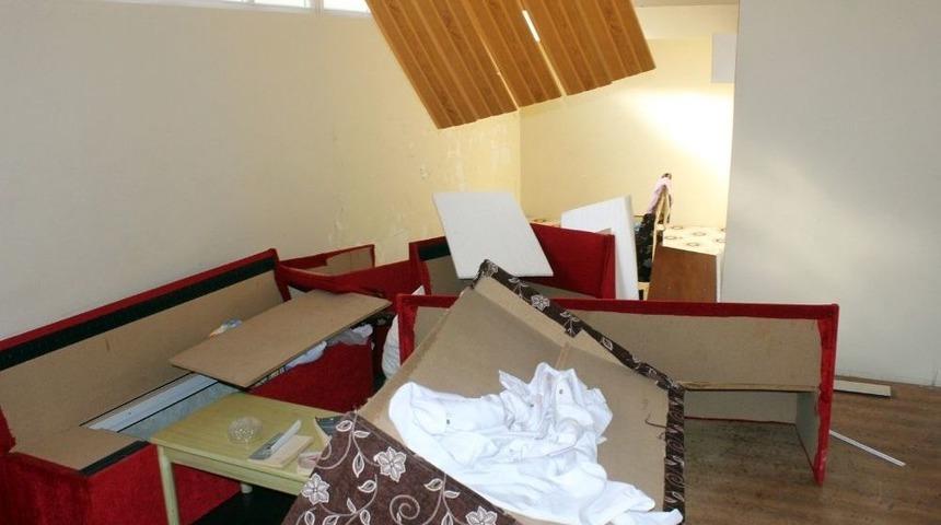 Fet&ouml;&rsquo;den Kapatılan Okulda Tuvalet Arkasında Gizli Toplantı Salonu Bulundu