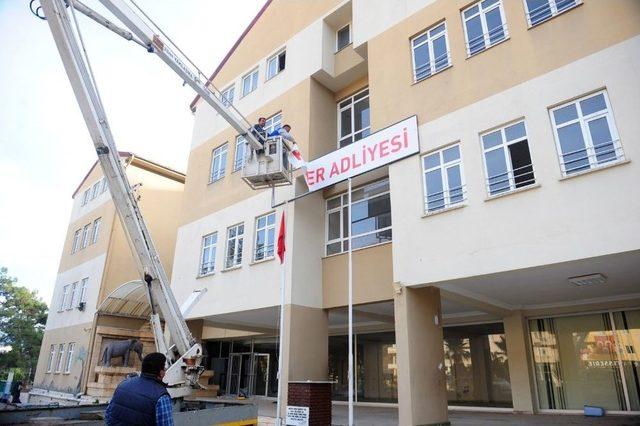 Fetö’den Kapatılan Okulda Tuvalet Arkasında Gizli Toplantı Salonu Bulundu