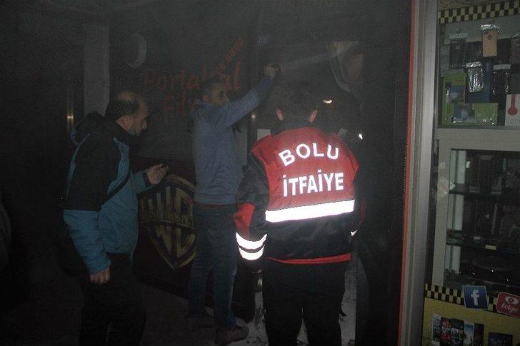 Bolu’da 6 Katlı İş Hanında Yangın Paniği G2