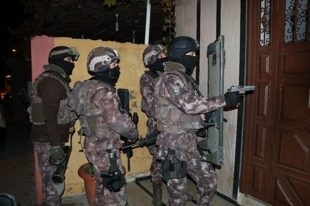 Adana&rsquo;da Pkk Operasyonu: 9 G&ouml;zaltı