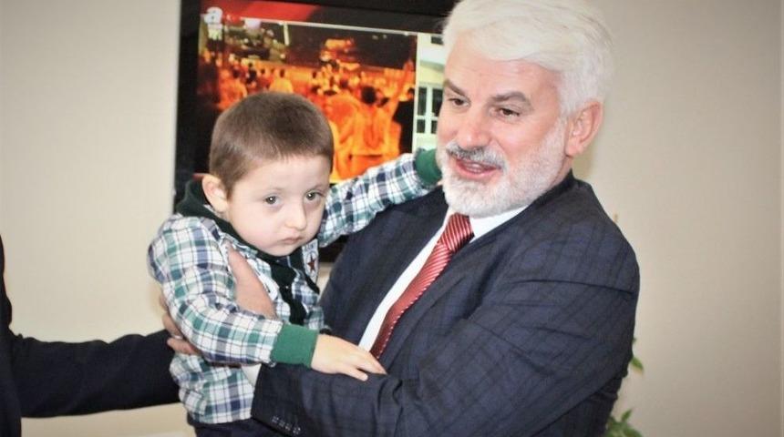 (&ouml;zel Haber) T&uuml;rkiye D&uuml;nyadaki T&uuml;rklere Sahip &Ccedil;ıkıyor