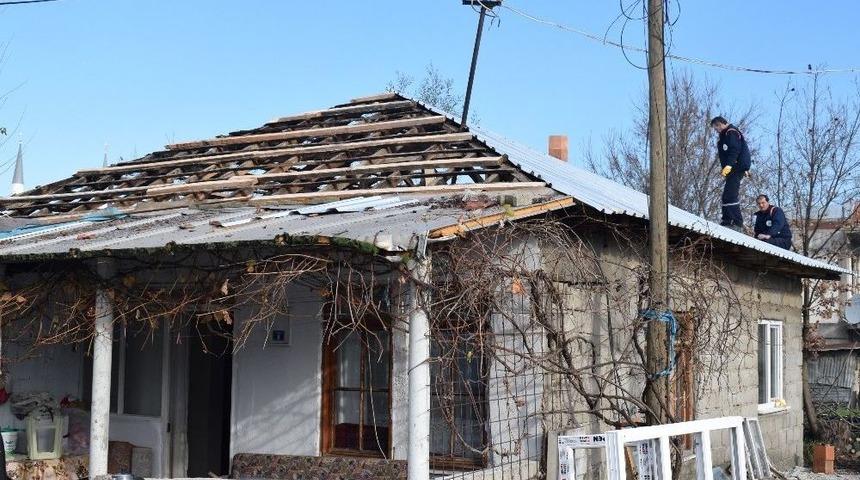 Alo Evlat Hattı&rsquo;ndan 80 Yaşındaki Hatice Yılmaz&rsquo;ın Evine Sıcak Dokunuş