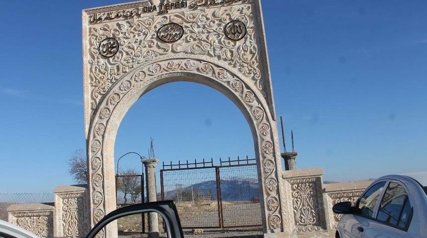 Belediye &lsquo;dua Tepesi&rsquo;ni D&uuml;zenledi