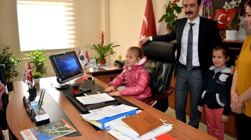 Başhekim İlhan&rsquo;dan &Ouml;ğrencilere Uygulamalı Ders