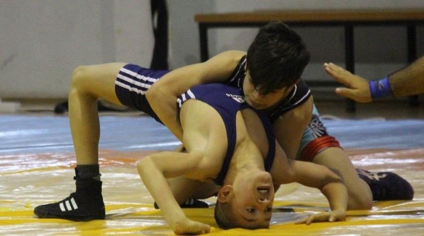 Minik Yaşar Doğular Şampiyonluk İ&ccedil;in Yarışıyor