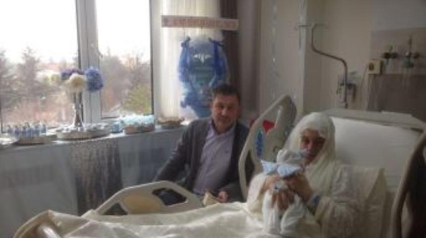 Ak Parti Odunpazarı Kadın Kolları Başkanı Esma &Ccedil;akır Eserkaya Anne Oldu